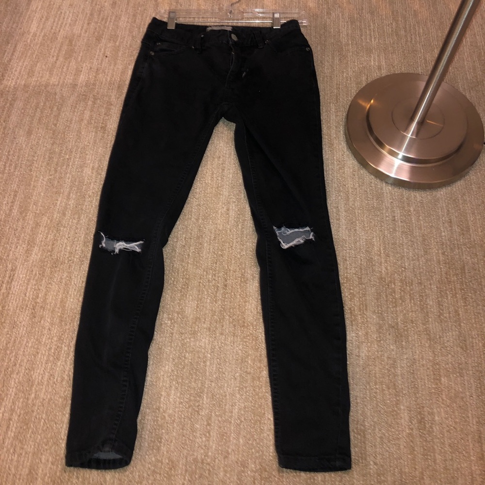 Ripped Free People Jeans (Black)🖤